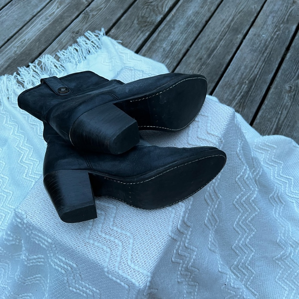 Frye Jackie Button Short Boot Distressed Black Si… - image 5